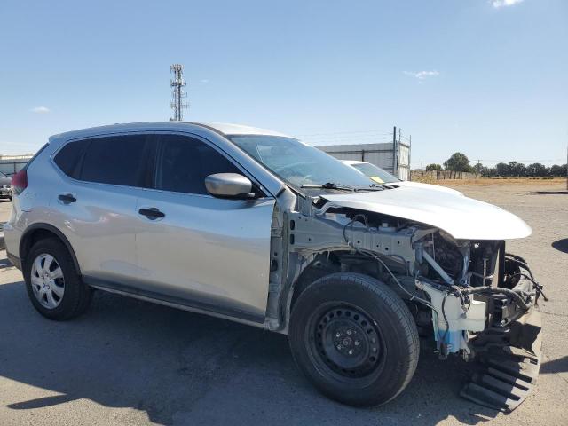 KNMAT2MT7JP612362 - 2018 NISSAN ROGUE S 银色 照片 4