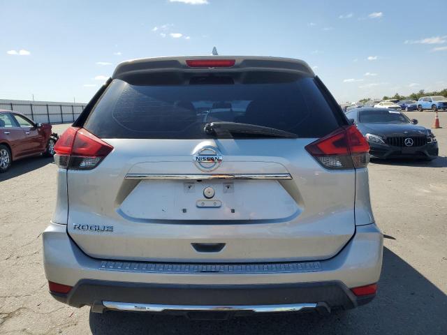 KNMAT2MT7JP612362 - 2018 NISSAN ROGUE S 银色 照片 6