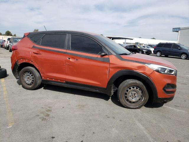 KM8J23A44HU395902 - 2017 HYUNDAI TUCSON SE ORANGE photo 4