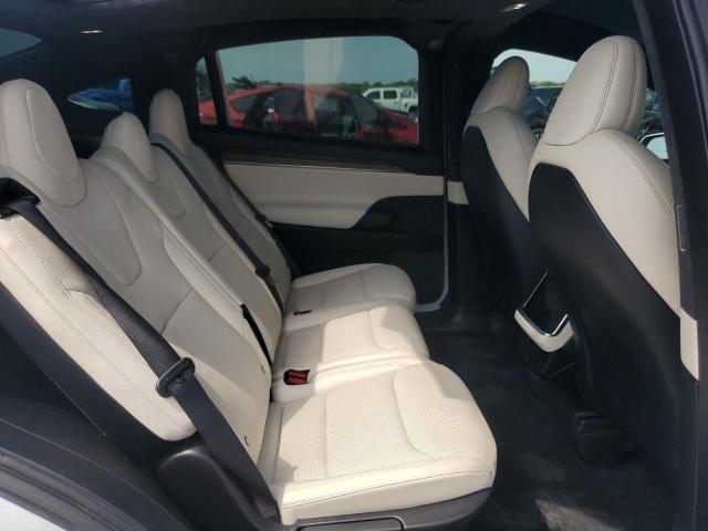 7SAXCDE56NF363917 - 2022 TESLA MODEL X WHITE photo 10