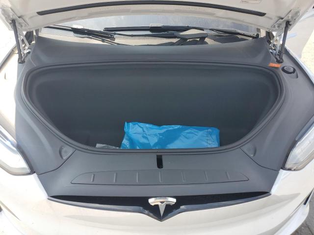 7SAXCDE56NF363917 - 2022 TESLA MODEL X WHITE photo 11