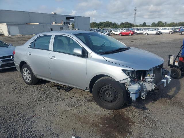 2T1BU40E49C110391 - 2009 TOYOTA COROLLA BASE SILVER photo 4