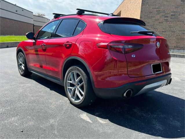 ZASFAKNN7J7C02020 - 2018 ALFA ROMEO STELVIO TI SPORT RED photo 3