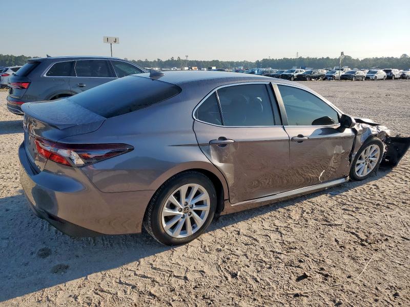 4T1R11AK4RU240129 - 2024 TOYOTA CAMRY LE 银色 照片 3