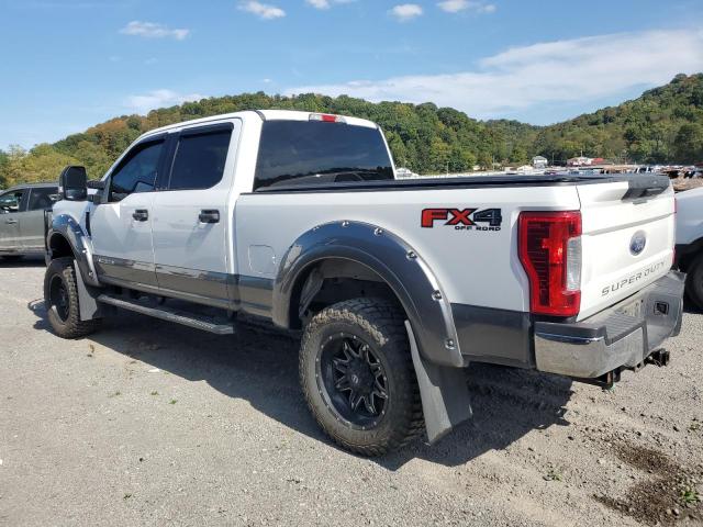1FT7W2BT2KED76706 - 2019 FORD F250 SUPER DUTY Weiß Foto 2