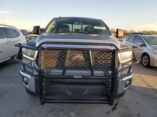 5TFCW5F18JX022541 - 2018 TOYOTA TUNDRA DOUBLE CAB SR/SR5 BLACK photo 5