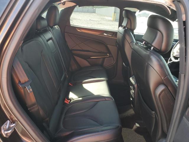 5LMCJ3D93HUL13514 - 2017 LINCOLN MKC RESERVE GRAY photo 10