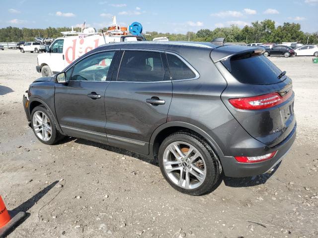 5LMCJ3D93HUL13514 - 2017 LINCOLN MKC RESERVE GRAY photo 2