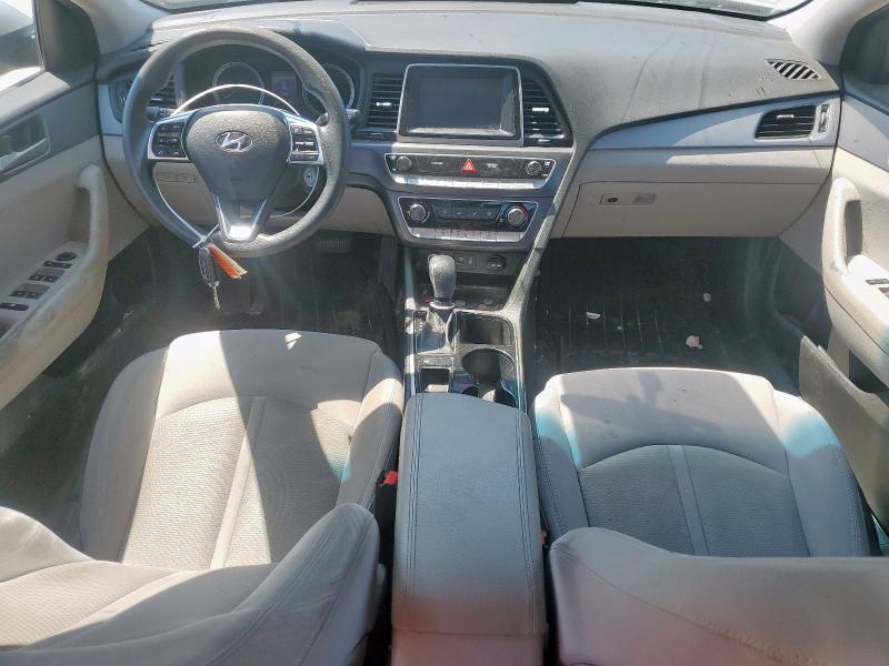 5NPE24AF8JH641704 - 2018 HYUNDAI SONATA SE SILVER photo 8