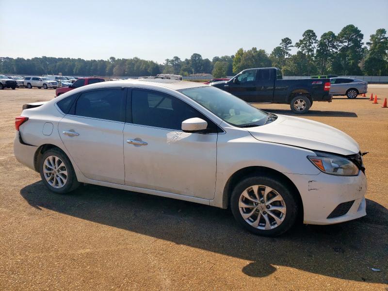 3N1AB7AP6JY338399 - 2018 NISSAN SENTRA S 白色 照片 4