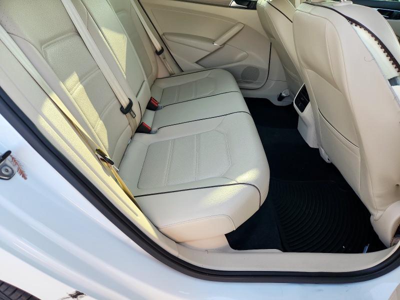 1VWBT7A33HC013415 - 2017 VOLKSWAGEN PASSAT SE 白色 照片 10