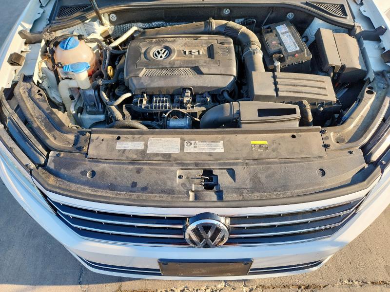 1VWBT7A33HC013415 - 2017 VOLKSWAGEN PASSAT SE 白色 照片 11