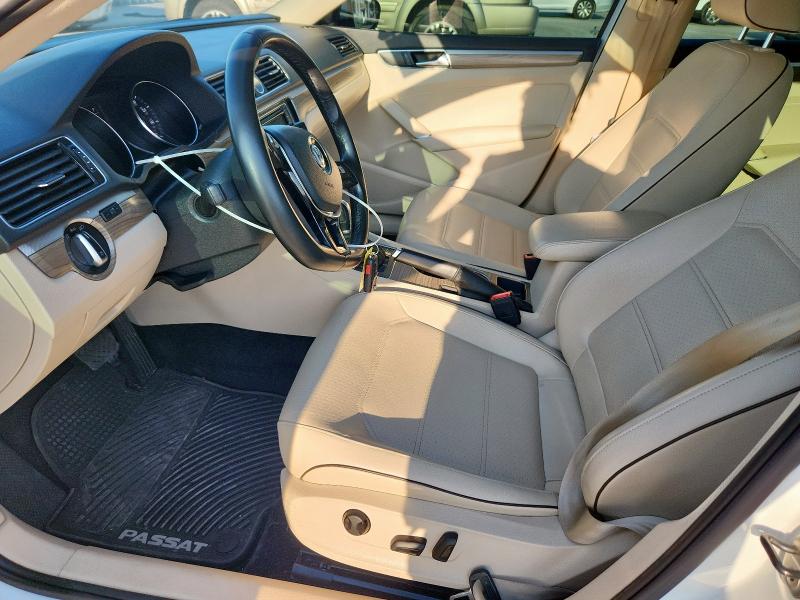 1VWBT7A33HC013415 - 2017 VOLKSWAGEN PASSAT SE 白色 照片 7