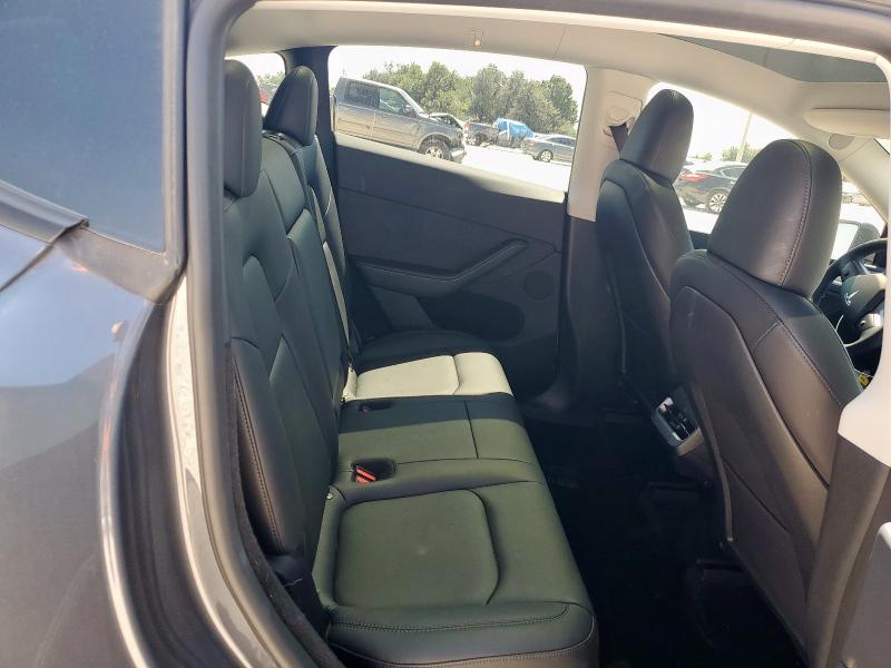 7SAYGDEE5PA204606 - 2023 TESLA MODEL Y Gümüş fotoğraf 10