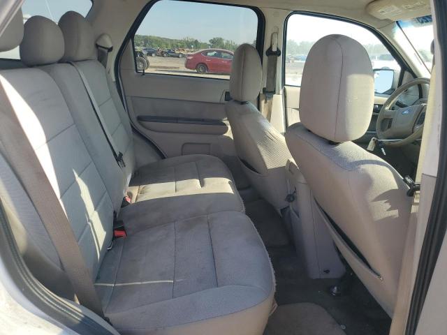 1FMCU9D70BKC38754 - 2011 FORD ESCAPE XLT თეთრი ფოტო 11