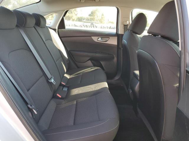 3KPF24AD5KE071394 - 2019 KIA FORTE FE ვერცხლისფერი ფოტო 10