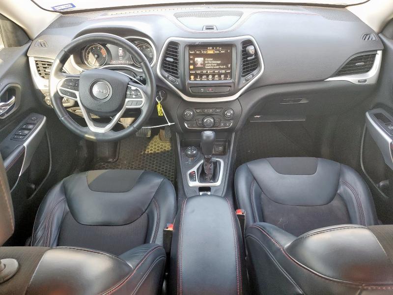 1C4PJMBS8HW631461 - 2017 JEEP CHEROKEE TRAILHAWK SILVER photo 8