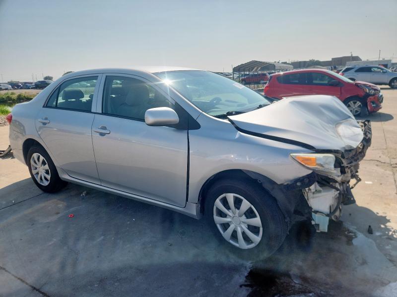 5YFBU4EE8DP148062 - 2013 TOYOTA COROLLA BASE Argent photo 4