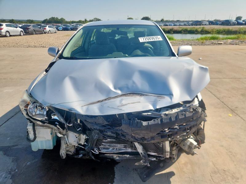5YFBU4EE8DP148062 - 2013 TOYOTA COROLLA BASE Argent photo 5