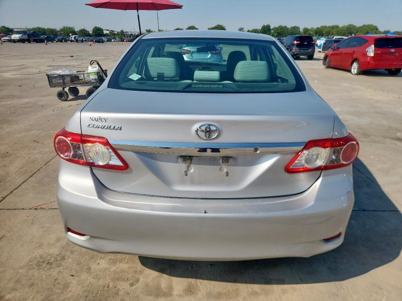 5YFBU4EE8DP148062 - 2013 TOYOTA COROLLA BASE Argent photo 6