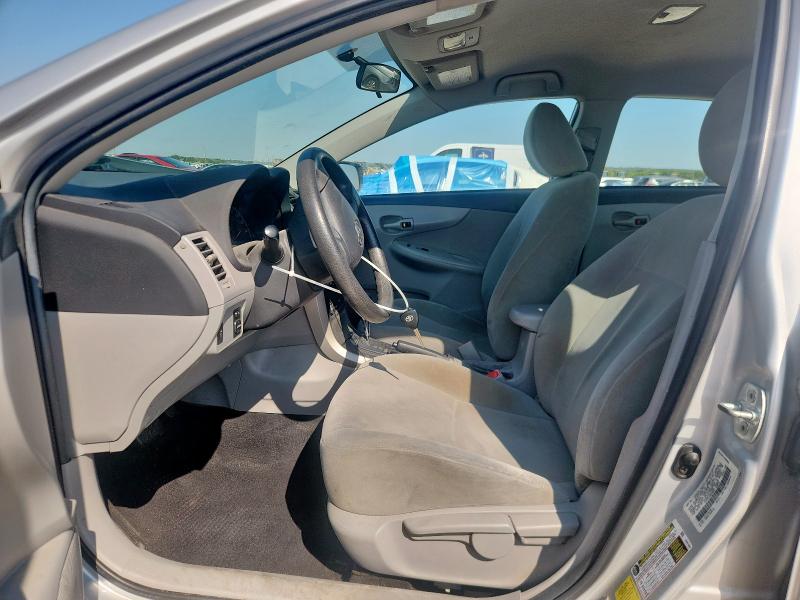 5YFBU4EE8DP148062 - 2013 TOYOTA COROLLA BASE Argent photo 7