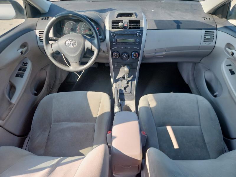 5YFBU4EE8DP148062 - 2013 TOYOTA COROLLA BASE Argent photo 8