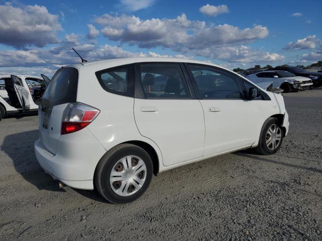 JHMGE8H25AS000231 - 2010 HONDA FIT WHITE photo 3