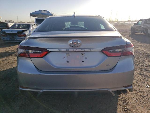 4T1G11AK3PU738357 - 2023 TOYOTA CAMRY SE NIGHT SHADE SILVER photo 6