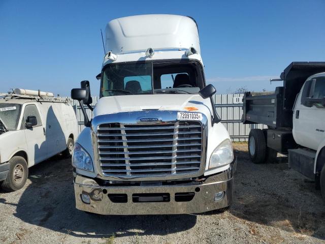 1FUJGED59FLFU8715 - 2015 FREIGHTLINER CASCADIA 1 WHITE photo 9