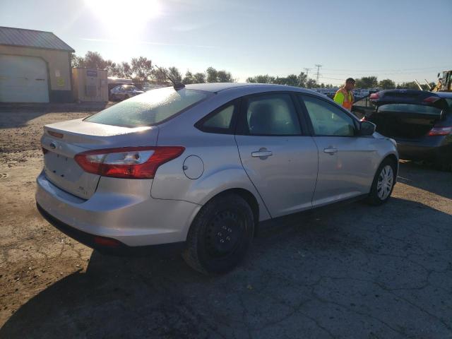 1FAHP3F23CL466944 - 2012 FORD FOCUS SE SILVER photo 3