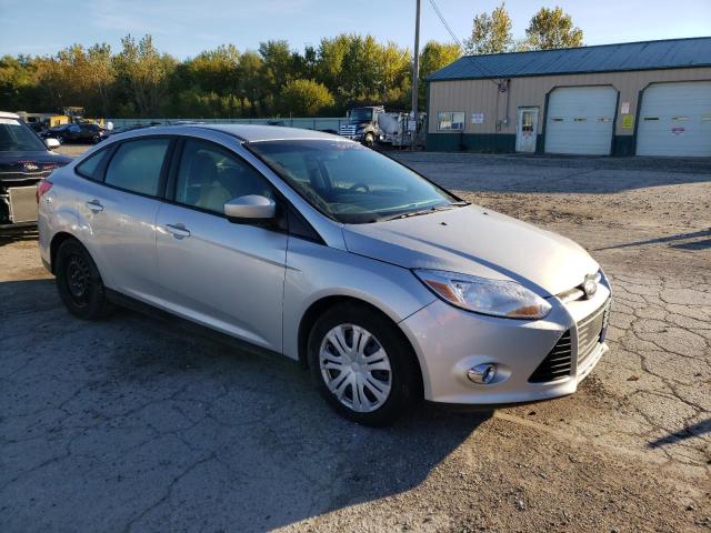 1FAHP3F23CL466944 - 2012 FORD FOCUS SE SILVER photo 4