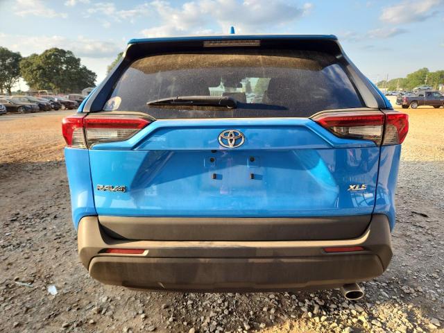 2T3W1RFV6LC084423 - 2020 TOYOTA RAV4 XLE BLUE photo 6