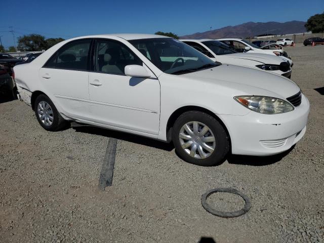 4T1BE32K65U023949 - 2005 TOYOTA CAMRY LE თეთრი ფოტო 4