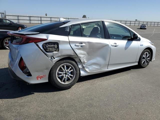JTDKARFP5H3057383 - 2017 TOYOTA PRIUS PRIM SILVER photo 3