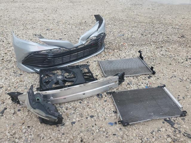 4T1B11HK9JU653921 - 2018 TOYOTA CAMRY L SILVER photo 12