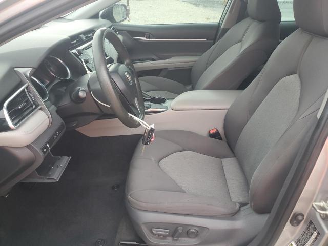 4T1B11HK9JU653921 - 2018 TOYOTA CAMRY L SILVER photo 7