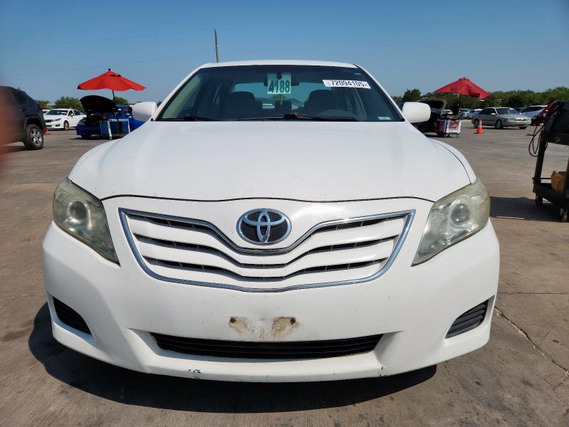 4T4BF3EK2AR042149 - 2010 TOYOTA CAMRY BASE Weiß Foto 5