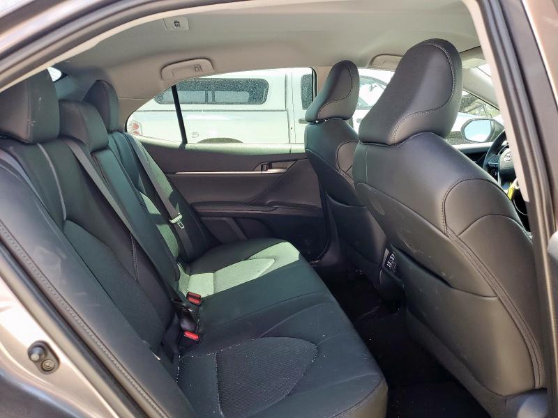 4T1F11AK3PU831634 - 2023 TOYOTA CAMRY XLE 灰色 照片 10