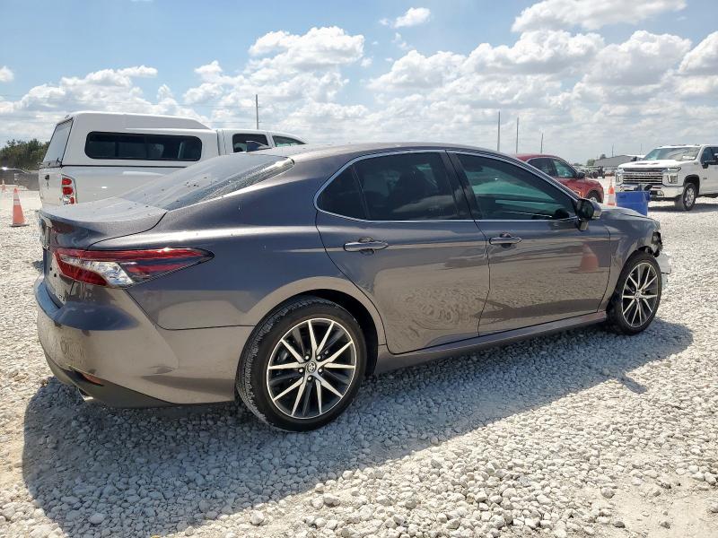 4T1F11AK3PU831634 - 2023 TOYOTA CAMRY XLE 灰色 照片 3