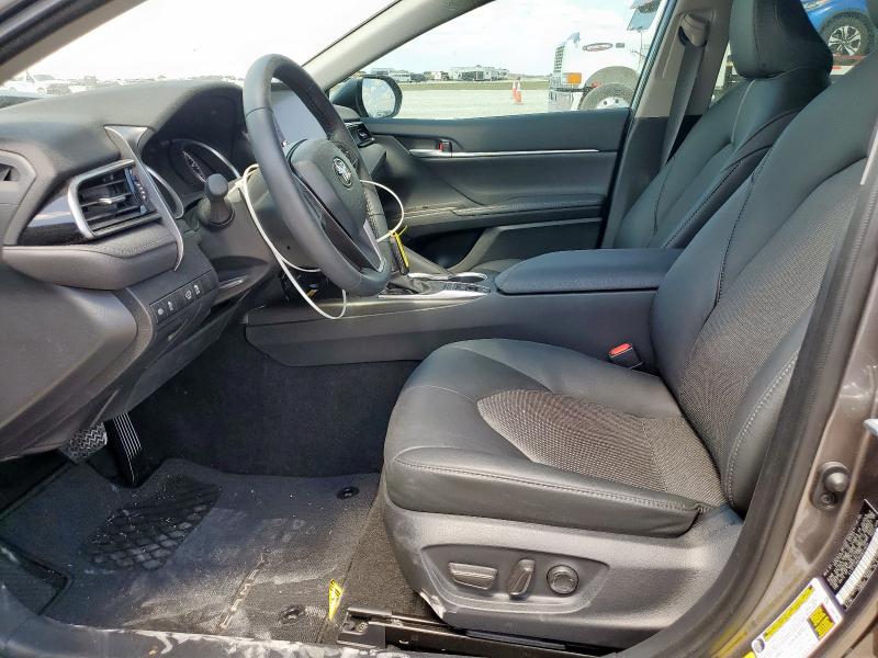 4T1F11AK3PU831634 - 2023 TOYOTA CAMRY XLE 灰色 照片 7