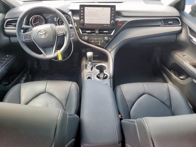 4T1F11AK3PU831634 - 2023 TOYOTA CAMRY XLE 灰色 照片 8