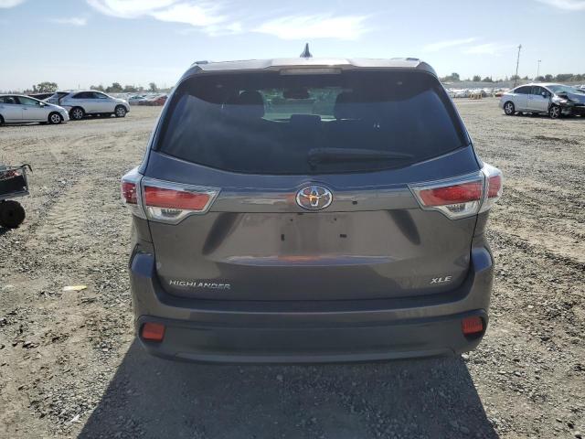 5TDKKRFH3GS135095 - 2016 TOYOTA HIGHLANDER XLE GRAY photo 6
