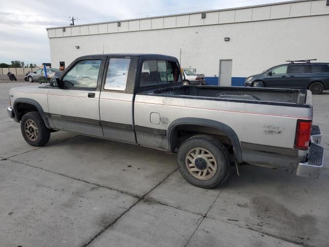 1B7GL23Y4PS147567 - 1993 DODGE DAKOTA SILVER photo 2