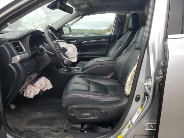 5TDJZRFH5KS956439 - 2019 TOYOTA HIGHLANDER SE SILVER photo 7