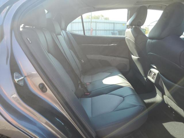 4T1F31AK4LU529256 - 2020 TOYOTA CAMRY XLE GRAY photo 10