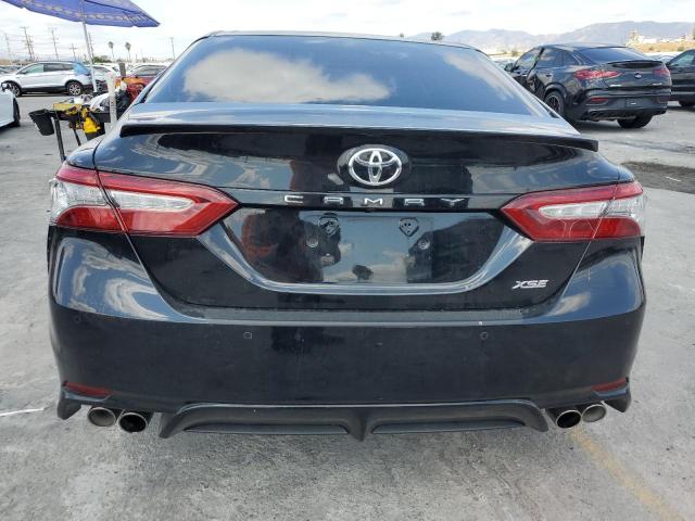 4T1B61HK6JU060485 - 2018 TOYOTA CAMRY XSE Siyah fotoğraf 6