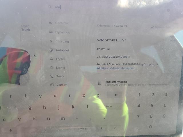 7SAYGDEE6PA099817 - 2023 TESLA MODEL Y Czerwony zdjęcie 9