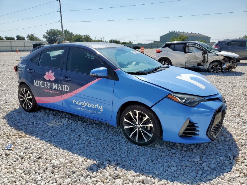 5YFBURHE1JP765355 - 2018 TOYOTA COROLLA L BLUE photo 4