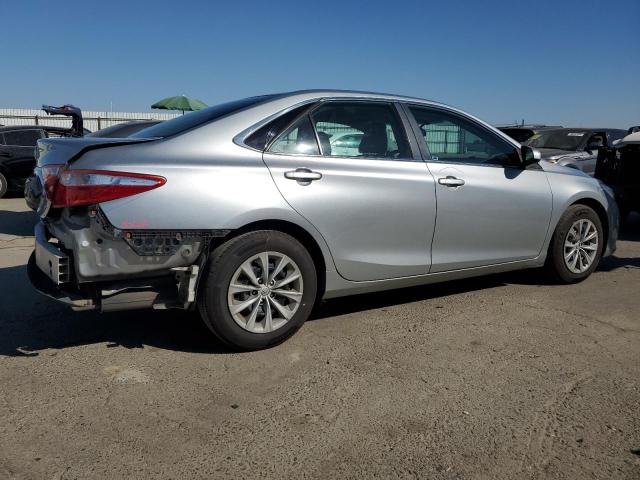 4T1BF1FK8HU286752 - 2017 TOYOTA CAMRY LE SILVER photo 3