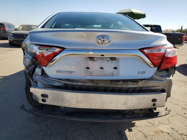 4T1BF1FK8HU286752 - 2017 TOYOTA CAMRY LE SILVER photo 6